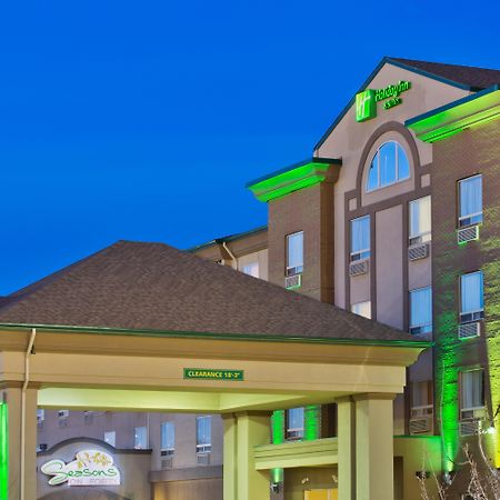 Holiday Inn & Suites Grande Prairie, An Ihg Hotel Exterior photo