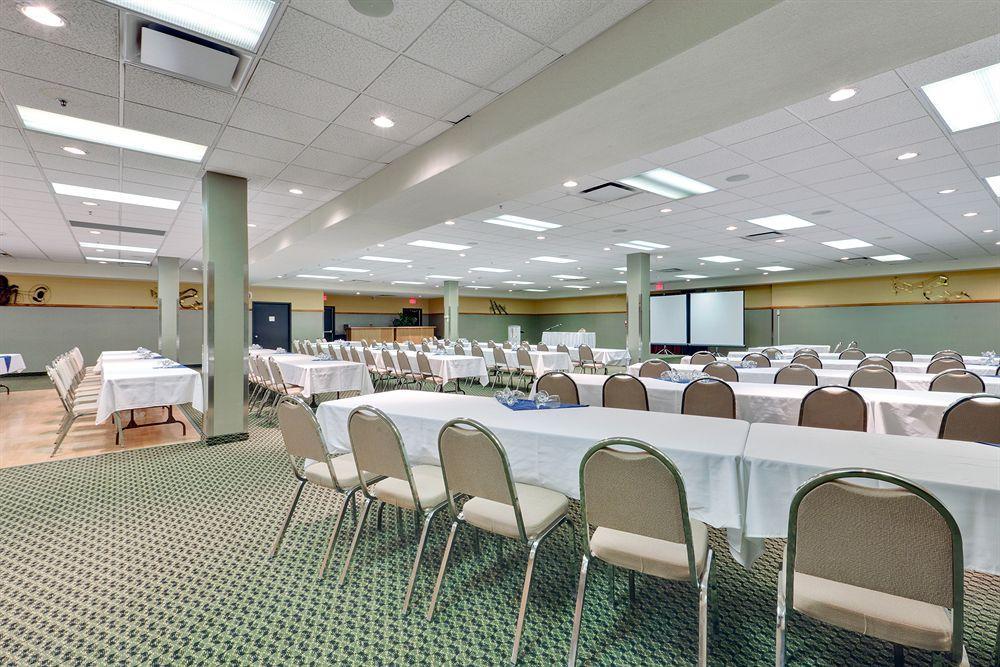 Holiday Inn & Suites Grande Prairie, An Ihg Hotel Facilities photo